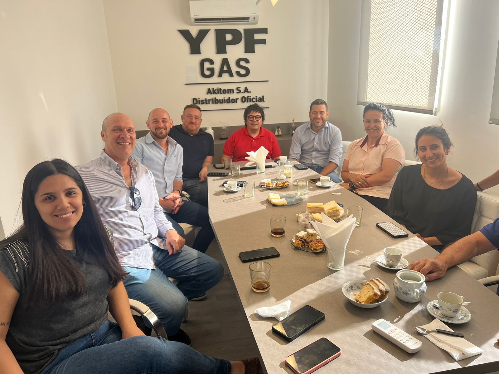 Reunión con el equipo comercial de YPF Gas en el Depósito Moreno