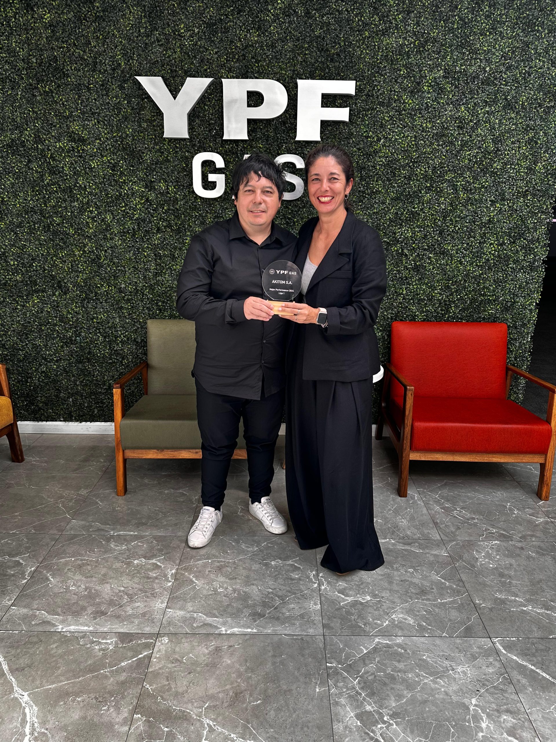 Distinción para Akitom SA por lograr la mejor performance en el Programa +YPFGas
