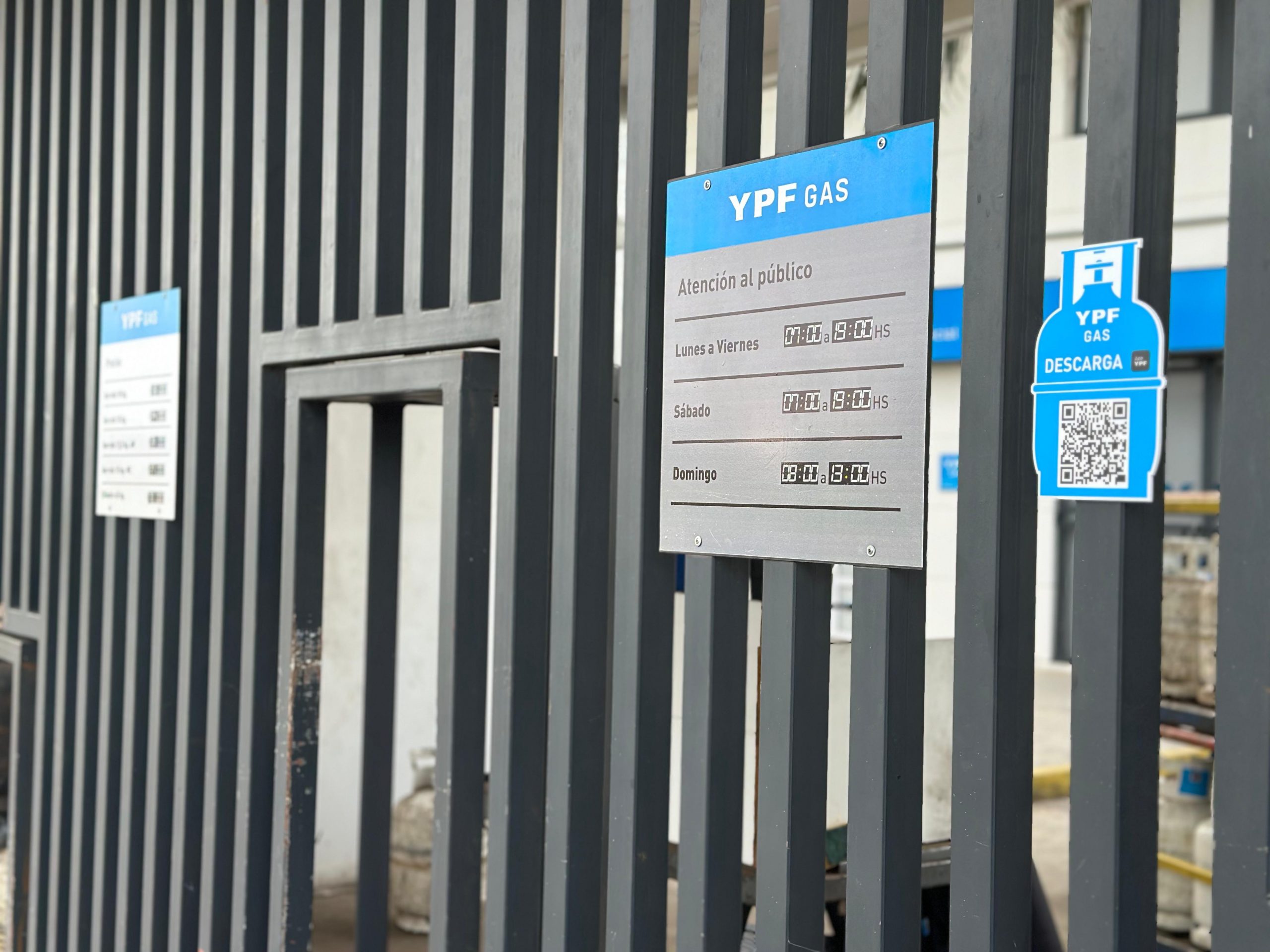 ¡Descargá la App YPF desde el Código QR y disfrutá de todos los beneficios!